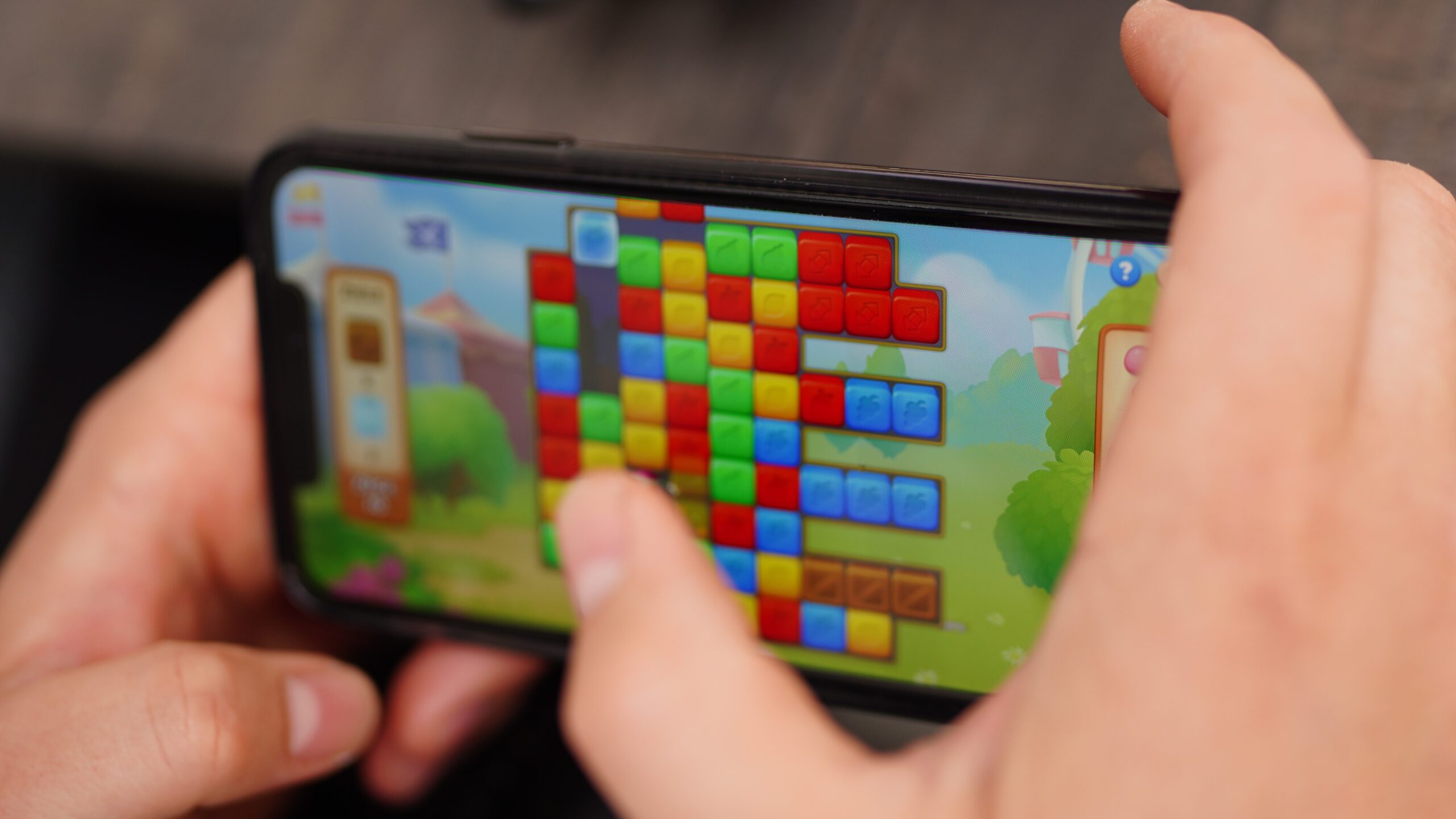 Les défis du jeu mobile : compatibilité et fluidité sur smartphone